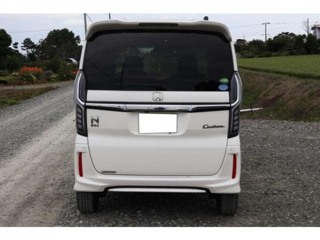 N-BOXカスタム 660 G L ホンダセンシング 4WD　検R8/11　外アルミ　スマートキー 660