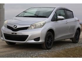 ヴィッツ 1.3 F 4WD 検2年 自社 ローンカノウ 1300