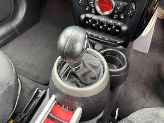 ミニクロスオーバー クーパーS オール4　夏冬タイヤ　ナビ　TV　Bluetooth 正規輸入車 4WD 1600