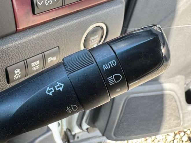 ヴェルファイア2.4 Z 4WD　両側Pスライド　フリップダウン 2400