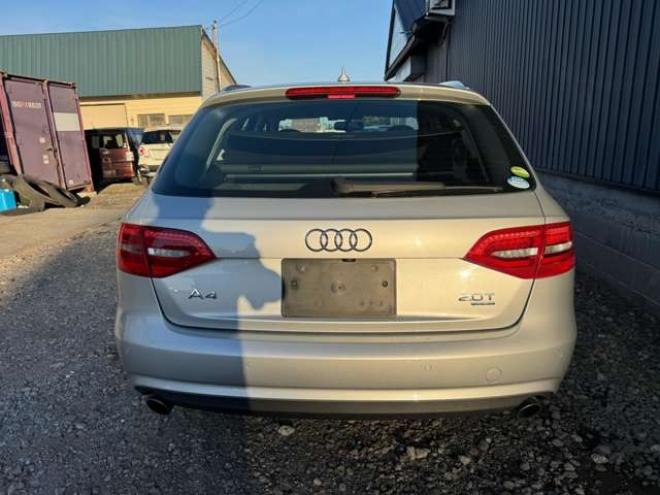 アウディA4アバント 2.0 TFSI クワトロ 4WD　ナビ　TV　Bカメラ　Bluetooth　アイドリングストップ 正規輸入車 2000