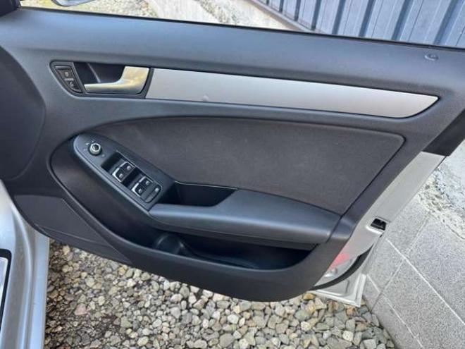 アウディA4アバント 2.0 TFSI クワトロ 4WD　ナビ　TV　Bカメラ　Bluetooth　アイドリングストップ 正規輸入車 2000