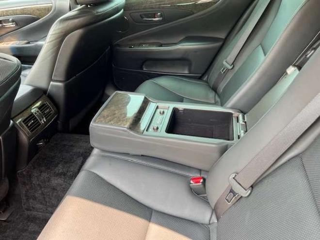 レクサスLSハイブリッド 600h バージョンS Iパッケージ 4WD　HVバッテリー交換済み・検令和8年9月 5000