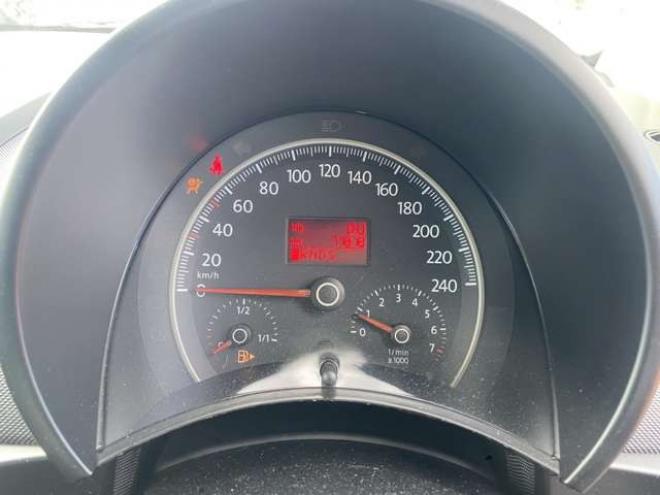 ニュービートルニュービートル　 正規輸入車 2WD 2000