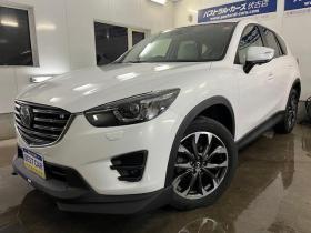 CX-5　ＸＤ　Ｌパッケージ　本州仕入　寒冷地仕様　禁煙車　ＷＡＫＯＳバリアスコーティング済　スカイアクティブディーゼルターボ　ＧＲｅｄｄｙフロントスポイラー　純正１９インチＡＷ　社外１７ＡＷ＋スタッドレスタイヤ付　純正ナビ（フルセグ地デジ　Ｂｌｕｅｔｏｏｔｈ）＋バックカメラ＆サイドカメラ　純正レザーシート　レーダークルーズコントロール　ブラインドスポット　車線逸脱警報　ＬＥＤヘッドライト　両席シートヒーター　アドバンスキー　ドラレコ　横滑り防止装置　ＥＴＣ 4WD 2200 5Dr
