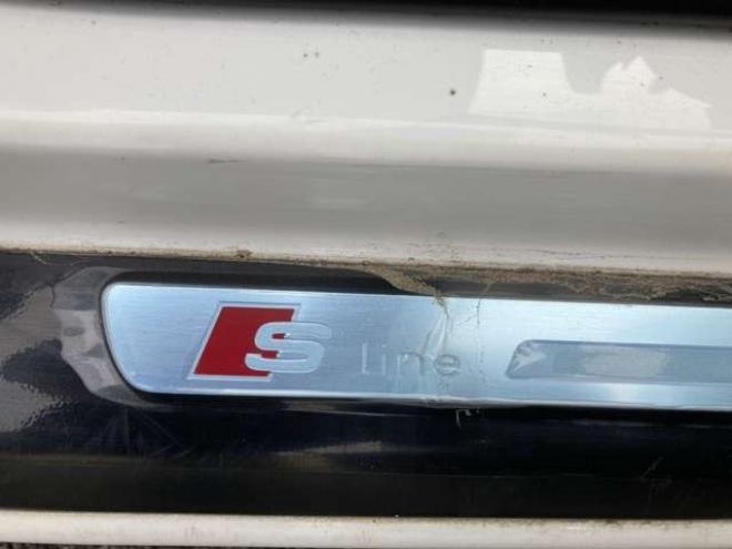 アウディA6 3.0 TFSI クワトロ Sライン 4WD　スマートキー　ナビ・TV ETC 盗難防止システム 革シート オートクルーズコントロール 正規輸入車 3000