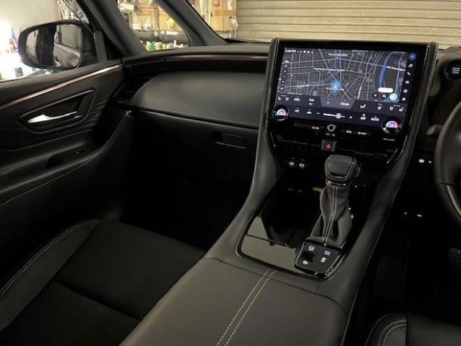 アルファードＺ　本州仕入　寒冷地仕様　禁煙車　トヨタセーフティセンス　左右独立ムーンルーフ　レーダークルーズ　レーントレーシング　純正１８インチＡＷ　ＴＯＹＯ製新品スタッドレスタイヤ　純正ナビ（フルセグ地デジ　Ｂｌｕｅｔｏｏｔｈ　Ｍｉｒａｃａｓｔ）＋バックカメラ＋全方位カメラ　両側パワースライドドア　パワーバックドア　純正ブラックレザーシート　電動オットマン　ＬＥＤヘッドライト　デジタルインナーミラー　ステアリングヒーター　シートヒーター＆クーラー　ＥＴＣ  4WD 2500 5Dr