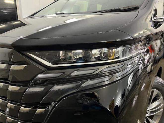 アルファードＺ　本州仕入　寒冷地仕様　禁煙車　トヨタセーフティセンス　左右独立ムーンルーフ　レーダークルーズ　レーントレーシング　純正１８インチＡＷ　ＴＯＹＯ製新品スタッドレスタイヤ　純正ナビ（フルセグ地デジ　Ｂｌｕｅｔｏｏｔｈ　Ｍｉｒａｃａｓｔ）＋バックカメラ＋全方位カメラ　両側パワースライドドア　パワーバックドア　純正ブラックレザーシート　電動オットマン　ＬＥＤヘッドライト　デジタルインナーミラー　ステアリングヒーター　シートヒーター＆クーラー　ＥＴＣ  4WD 2500 5Dr