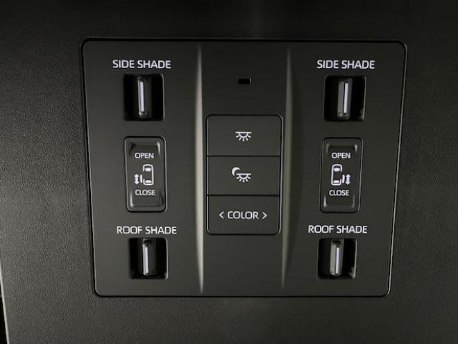 アルファードＺ　本州仕入　寒冷地仕様　禁煙車　トヨタセーフティセンス　左右独立ムーンルーフ　レーダークルーズ　レーントレーシング　純正１８インチＡＷ　ＴＯＹＯ製新品スタッドレスタイヤ　純正ナビ（フルセグ地デジ　Ｂｌｕｅｔｏｏｔｈ　Ｍｉｒａｃａｓｔ）＋バックカメラ＋全方位カメラ　両側パワースライドドア　パワーバックドア　純正ブラックレザーシート　電動オットマン　ＬＥＤヘッドライト　デジタルインナーミラー　ステアリングヒーター　シートヒーター＆クーラー　ＥＴＣ  4WD 2500 5Dr