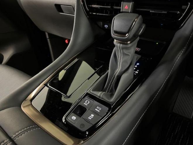 アルファードＺ　本州仕入　寒冷地仕様　禁煙車　トヨタセーフティセンス　左右独立ムーンルーフ　レーダークルーズ　レーントレーシング　純正１８インチＡＷ　ＴＯＹＯ製新品スタッドレスタイヤ　純正ナビ（フルセグ地デジ　Ｂｌｕｅｔｏｏｔｈ　Ｍｉｒａｃａｓｔ）＋バックカメラ＋全方位カメラ　両側パワースライドドア　パワーバックドア　純正ブラックレザーシート　電動オットマン　ＬＥＤヘッドライト　デジタルインナーミラー　ステアリングヒーター　シートヒーター＆クーラー　ＥＴＣ  4WD 2500 5Dr