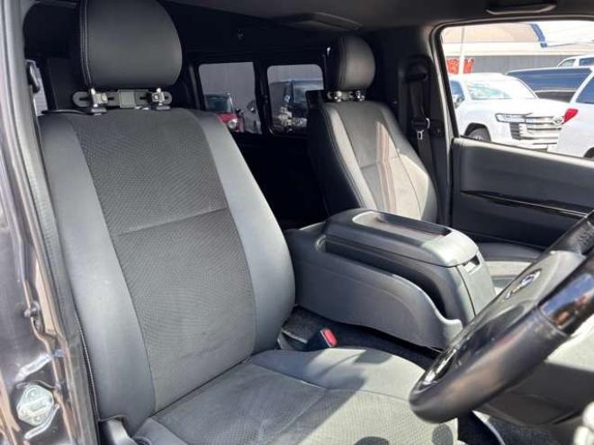 ハイエースバン2.8 スーパーGL ダークプライムII ロングボディ ディーゼルターボ 4WD　グレーメタリック　415COBRAクリーンルック3フロントスポイラー　ステージ2ルーフスポイラー　バッドフェイスBY2ボンネット　バッドラッカー17インチAW　ヨコハマPARADA17インチホワイトレター 2800