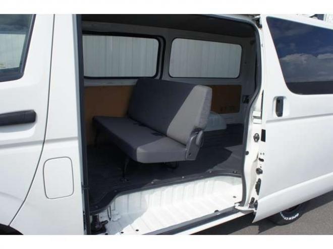 ハイエースバン2.8 DX ロング ディーゼルターボ 4WD　フロントシートセパレート仕様変更済　　　センターコンソール付　415COBRA丸目ライトキット&バッドラッカー16インチAW　415SAFARIフロントスポイラー　TOYOオープンカントリーR/T　電動格納ドアミラー 2800