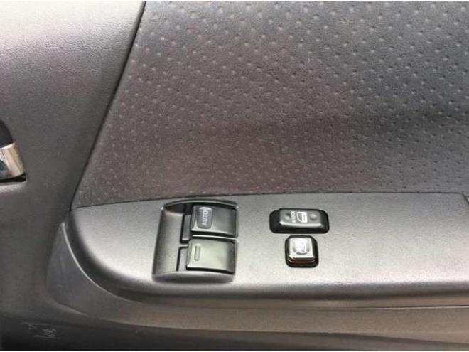 ハイエースバン3.0 スーパーGL ロング ディーゼルターボ 4WD　リアヒーター&クーラー　キーレス　ETC　電動格納ミラー　デュアルエアコン　ベッドキッド　フロントフォグランプ　clarionSDナビ(NXL13)　AUX　Bluetooth　USB　16インチAW 3000