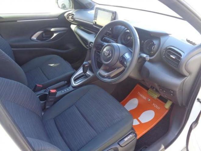 ヤリス1.5 ハイブリッド Z E-Four 4WD　ワンオーナー　スマートキー　純正エンスタ　純正ナビ 1500