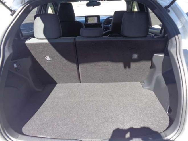 ヤリス1.5 ハイブリッド Z E-Four 4WD　ワンオーナー　スマートキー　純正エンスタ　純正ナビ 1500