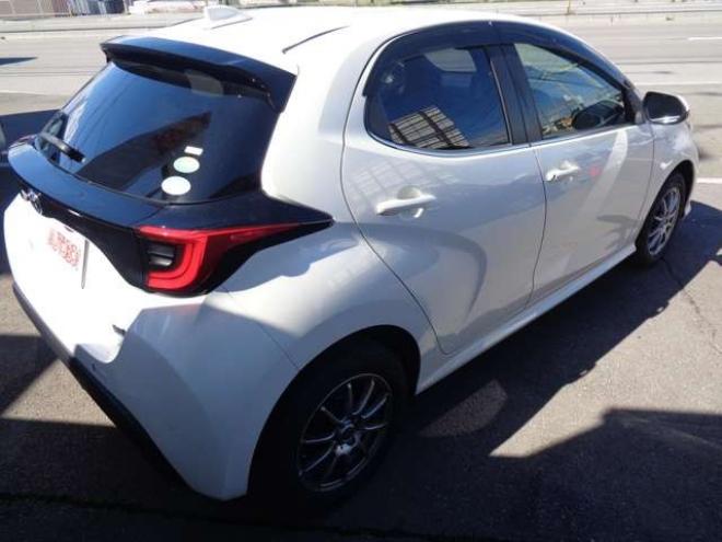 ヤリス1.5 ハイブリッド Z E-Four 4WD　ワンオーナー　スマートキー　純正エンスタ　純正ナビ 1500