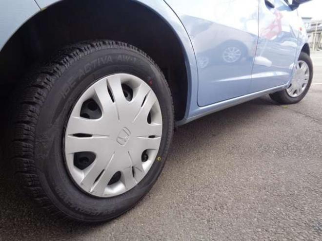 フィット1.3 G　FF　距離26000km　新品スタッドレスタイヤ　キーレス 2WD 1300