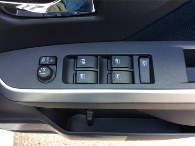 ルーミー1.0 カスタム G 4WD　両側パワスラ　プッシュスタート　スマキー　LEDヘッドライト&フォグ　クルーズコントロール　横滑り防止　衝突被害軽減システム　アイドリングストップ　バックカメラ　トヨタ純正ナビ　フルセグTV 1000