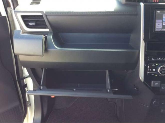 ルーミー1.0 カスタム G 4WD　両側パワスラ　プッシュスタート　スマキー　LEDヘッドライト&フォグ　クルーズコントロール　横滑り防止　衝突被害軽減システム　アイドリングストップ　バックカメラ　トヨタ純正ナビ　フルセグTV 1000