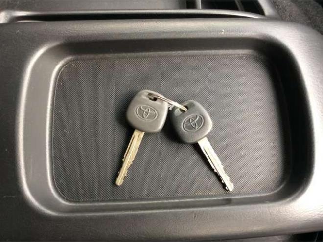 ハイエース2.7 グランドキャビン 4WD　片側パワースライドドア　前後ドライブレコーダー　リアヒーター&クーラー　キーレス　横滑り防止　純正ナビ　ワンセグTV　Bluetooth　CD　FM/AM　ETC　15インチAW　電動格納ミラー　バックカメラ 2700