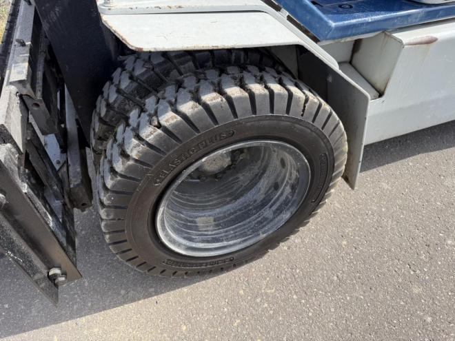 フォークリフトサイドシフト付き！フォークリフト コマツ FD25H-11 2.5トン ディーゼル