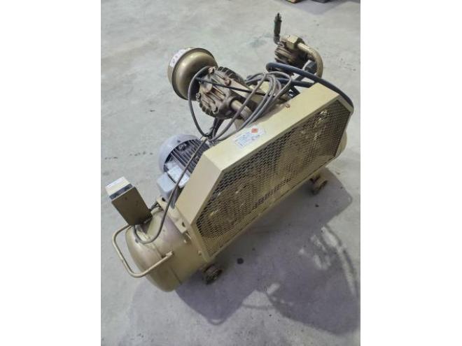 コンプレッサーTOSCONコンプレッサー2.2kw ３馬力　200v