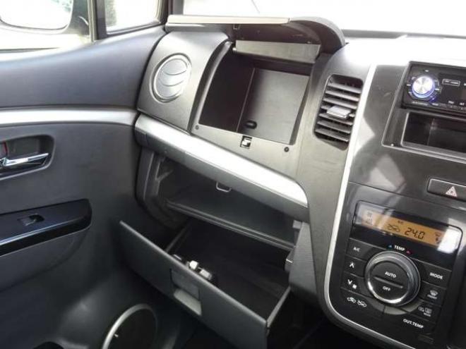 ワゴンRスティングレー リミテッドII 4WD　シートヒーター・HID・禁煙車・ポリマーコーティング・1年保証 660