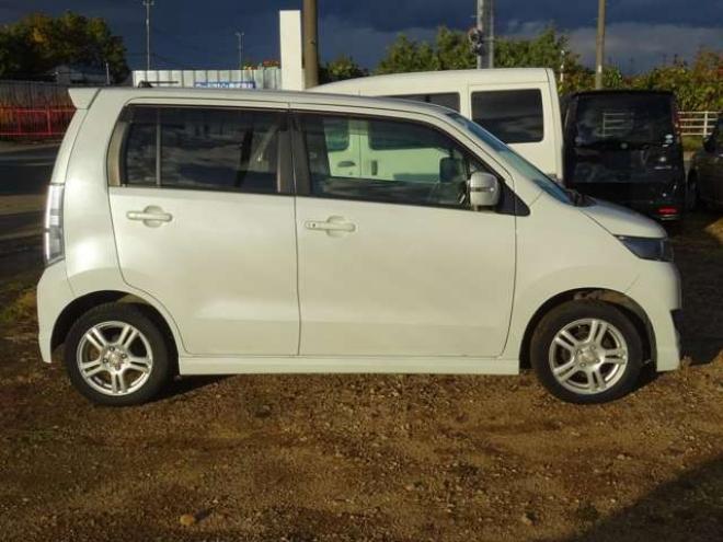 ワゴンRスティングレー リミテッドII 4WD　シートヒーター・HID・禁煙車・ポリマーコーティング・1年保証 660