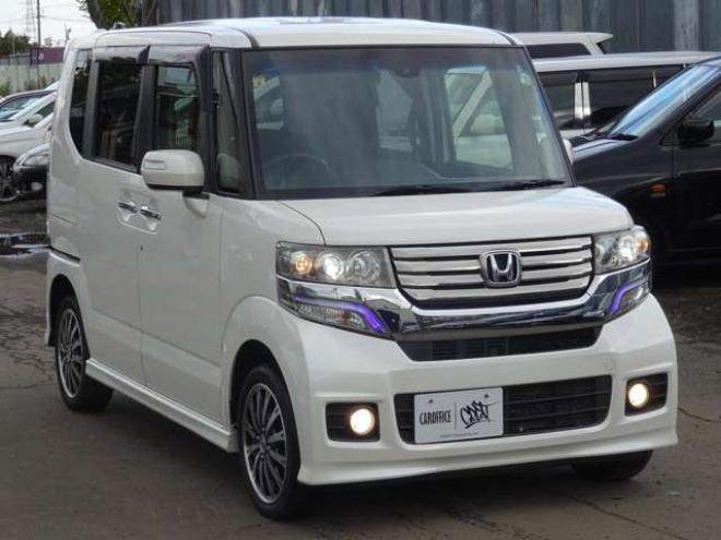 N-BOXカスタムG ターボSSパッケージ 4WD　本州仕入・ナビ・TV・Bluetooth・バックカメラ・ETC・両側パワスラ・禁煙車・シートヒーター 660