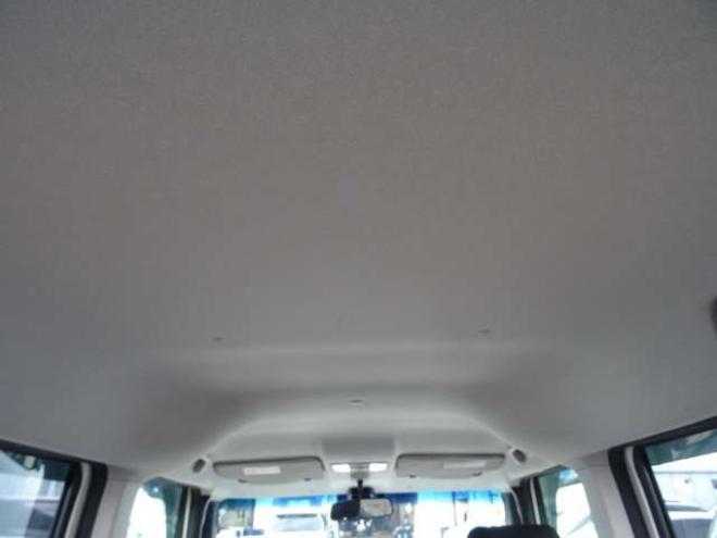 N-BOXカスタムG ターボSSパッケージ 4WD　本州仕入・ナビ・TV・Bluetooth・バックカメラ・ETC・両側パワスラ・禁煙車・シートヒーター 660