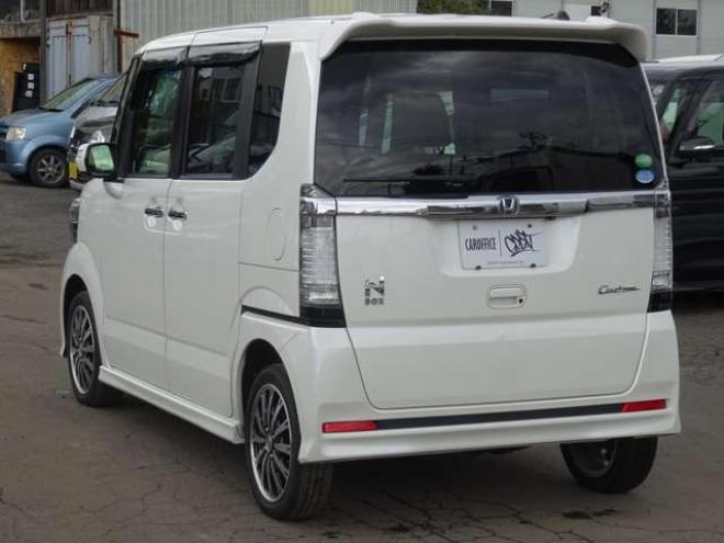 N-BOXカスタムG ターボSSパッケージ 4WD　本州仕入・ナビ・TV・Bluetooth・バックカメラ・ETC・両側パワスラ・禁煙車・シートヒーター 660