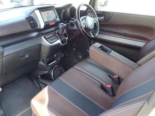N-BOXスラッシュ X 4WD　ナビ・TV・バックカメラ・Bluetooth・禁煙車・エンジンスターター・シートヒーター 660
