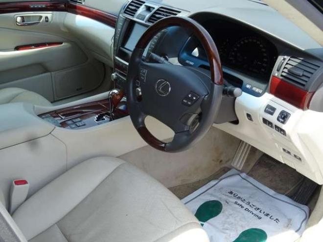 レクサスLSハイブリッド 600h バージョンS Iパッケージ 4WD　 5000