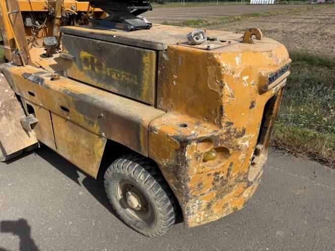 フォークリフトコマツ FD20 2トン ディーゼル ダブルタイヤ