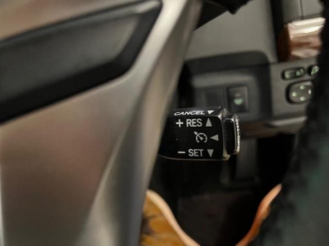 マークXプレミアム　Ｆｏｕｒ　本州仕入　寒冷地仕様　禁煙車　ＷＡＫＯＳバリアスコーティング済　純正１６インチＡＷ　純正１６ＡＷ＋スタッドレスタイヤ付　純正ナビ（フルセグ地デジ　ＤＶＤ再生　Ｂｌｕｅｔｏｏｔｈ対応）＋バックカメラ　純正ハーフレザーシート　エンジンスターター　クルーズコントロール　ＰＵＳＨスタート　スマートキー　フロントガラス熱線　ミラーヒーター　両席パワーシート　タイミングチェーン車　ＨＩＤヘッドライト　横滑り防止装置　ＥＴＣ 4WD 2500 4Dr