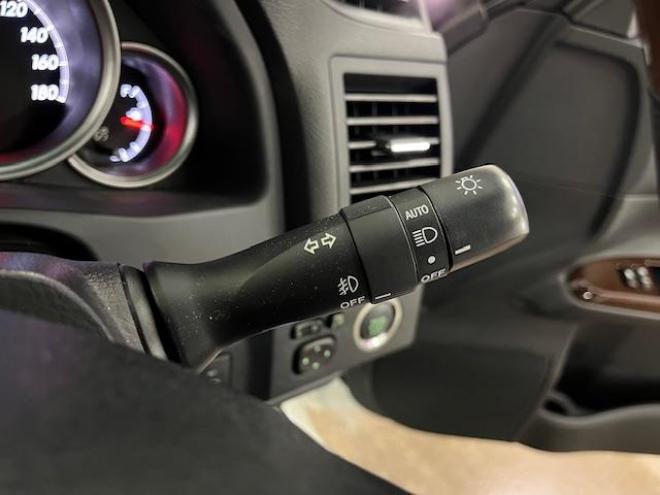 マークXプレミアム　Ｆｏｕｒ　本州仕入　寒冷地仕様　禁煙車　ＷＡＫＯＳバリアスコーティング済　純正１６インチＡＷ　純正１６ＡＷ＋スタッドレスタイヤ付　純正ナビ（フルセグ地デジ　ＤＶＤ再生　Ｂｌｕｅｔｏｏｔｈ対応）＋バックカメラ　純正ハーフレザーシート　エンジンスターター　クルーズコントロール　ＰＵＳＨスタート　スマートキー　フロントガラス熱線　ミラーヒーター　両席パワーシート　タイミングチェーン車　ＨＩＤヘッドライト　横滑り防止装置　ＥＴＣ 4WD 2500 4Dr