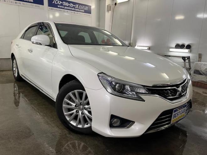 マークXプレミアム　Ｆｏｕｒ　本州仕入　寒冷地仕様　禁煙車　ＷＡＫＯＳバリアスコーティング済　純正１６インチＡＷ　純正１６ＡＷ＋スタッドレスタイヤ付　純正ナビ（フルセグ地デジ　ＤＶＤ再生　Ｂｌｕｅｔｏｏｔｈ対応）＋バックカメラ　純正ハーフレザーシート　エンジンスターター　クルーズコントロール　ＰＵＳＨスタート　スマートキー　フロントガラス熱線　ミラーヒーター　両席パワーシート　タイミングチェーン車　ＨＩＤヘッドライト　横滑り防止装置　ＥＴＣ 4WD 2500 4Dr