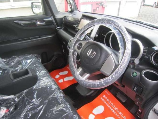 N-BOXカスタムG Lパッケージ 4WD　ワンオーナー パワースラドア ドラレコ エンスタ 夏冬タイヤ 1年間走行無制限保証付 660