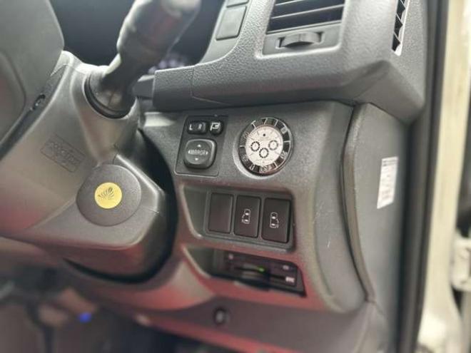 レジアスエース3.0 スーパーGL ロングボディ ディーゼルターボ 4WD　ワンオーナー　社外アルミ　モデリスタエアロ　オーバーフェンダー　両側パワースライドドア　ETC　Gスターター　バックカメラ　PS　PW　ABS　キーレス　純正ナビ 3000