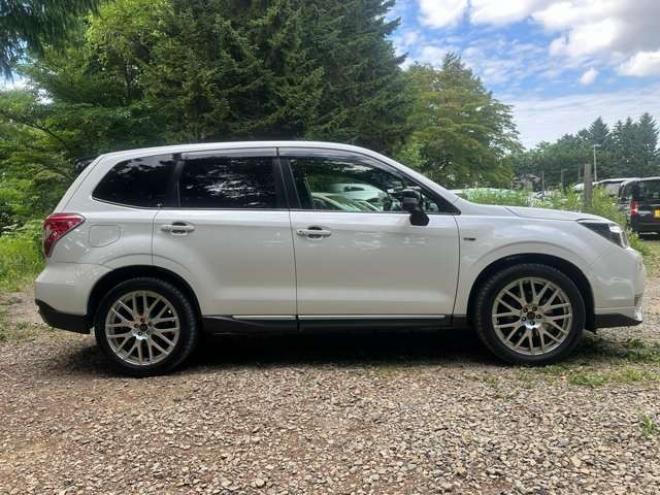 フォレスター2.0 tS 4WD　300台限定車/ターボ/社外ナビ/Bカメラ/電動リアゲート 2000