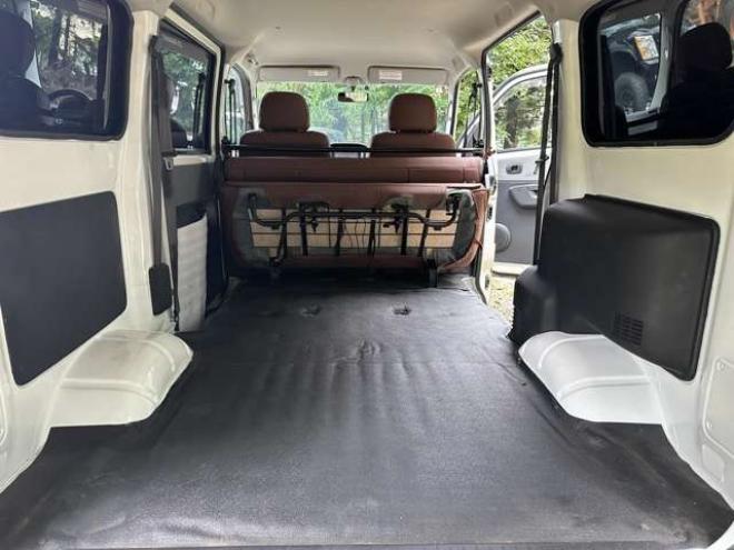 タウンエースバン1.5 GL 4WD　ベージュツートン全塗装済　ストラーダナビTV　バックカメラ　LEDヘッドライト　純正デフロック　リアヒーター　寒冷地仕様　ブラウンレザー調シートカバー　ルーフラック 1500