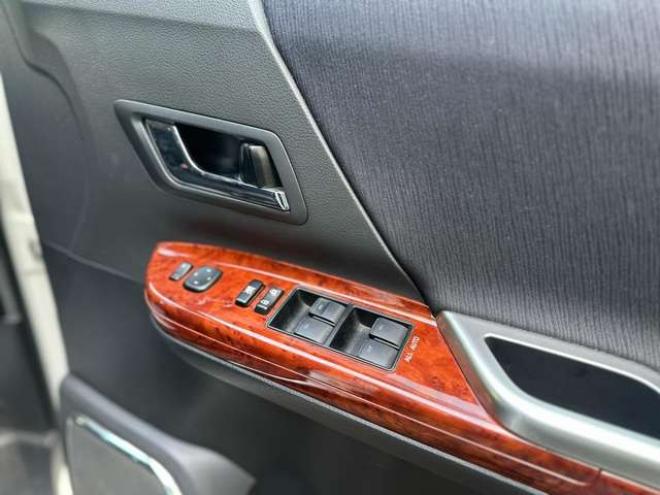 ヴェルファイア3.5 Z プラチナセレクションII 4WD　両側電動スライドドア　パワステ　パワーウィンドウ　ABS　クルーズコントロール　電動リアゲート　地デジナビ　バックカメラ　ETC　キーレス　純正アルミ　3列シート　後席モニター 3500