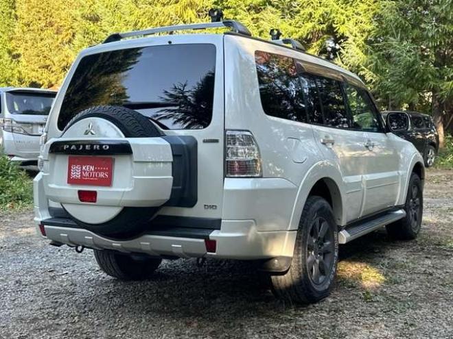 パジェロ3.2 ロング エクシード ディーゼルターボ 4WD　純正ナビ　バックカメラ　パワステ　パワーウィンドウ　純正アルミ　ABS　キーレス　シートヒーター 3200