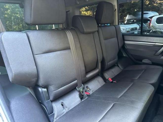 パジェロ3.2 ロング エクシード ディーゼルターボ 4WD　純正ナビ　バックカメラ　パワステ　パワーウィンドウ　純正アルミ　ABS　キーレス　シートヒーター 3200