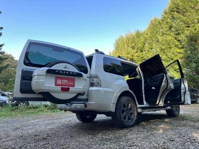 パジェロ3.2 ロング エクシード ディーゼルターボ 4WD　純正ナビ　バックカメラ　パワステ　パワーウィンドウ　純正アルミ　ABS　キーレス　シートヒーター 3200