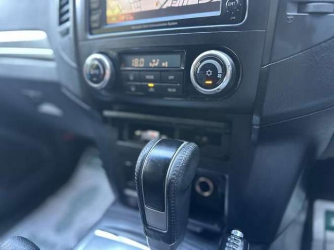 パジェロ3.2 ロング エクシード ディーゼルターボ 4WD　純正ナビ　バックカメラ　パワステ　パワーウィンドウ　純正アルミ　ABS　キーレス　シートヒーター 3200