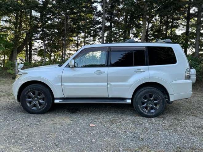 パジェロ3.2 ロング エクシード ディーゼルターボ 4WD　純正ナビ　バックカメラ　パワステ　パワーウィンドウ　純正アルミ　ABS　キーレス　シートヒーター 3200