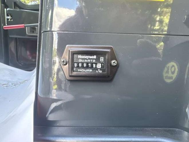 ホイールローダコマツ　WA30-6E0　18h 除雪仕様　純正キャビン　ヒーター　デフロスタ　純正AM/FMラジオ　FRワイパー　LED作業灯　スパイクタイヤ 2WD 1640