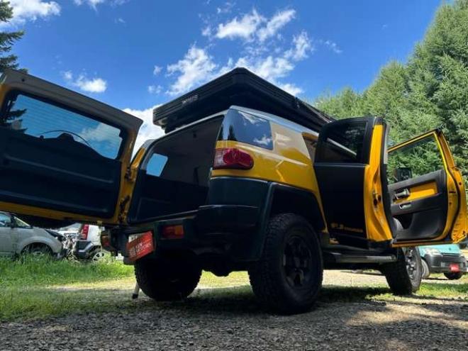 FJクルーザー4.0 カラーパッケージ 4WD　INTREPIDキャンプギアルーフテント　社外10インチナビ　バックカメラ　前後ドラレコ　パワステ　パワーウィンドウ　アルミ　ABS　キーレス　ETC 4000