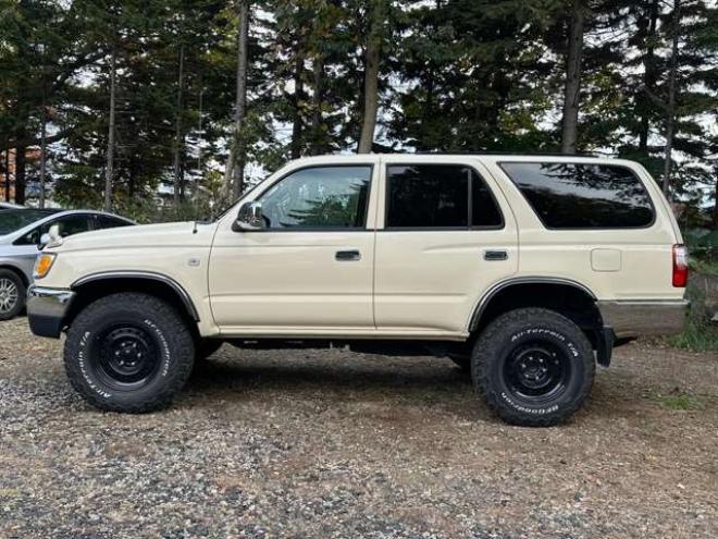 ハイラックスサーフ2.7 SSR-X プレミアムセレクション 4WD　リフトアップ　ETC　バックカメラ　社外ナビ　パワーウィンドウ　パワステ　ABS　全塗装済 2700